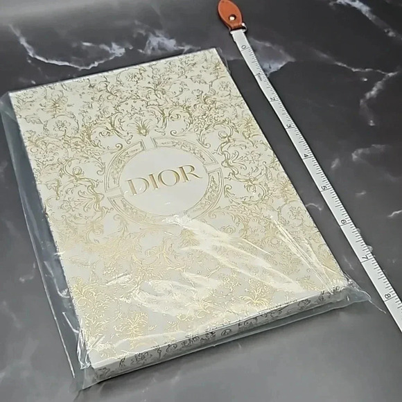 Christian Dior Carnet Premium Holiday 2023 Notebook - Picture 4 of 5